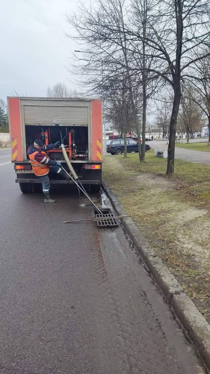 В Бресте ведется промывка сетей дождевой канализации