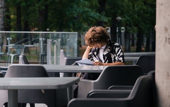 Уровень безработицы среди китайской молодежи в августе достиг рекордные 18,8%