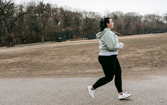 Снежная суббота с оранжевым уровнем, воскресенье – с туманом