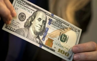 Доллар в Беларуси упал до минимума за 3,5 недели, а евро пошёл вверх. На сколько подорожала валюта России?