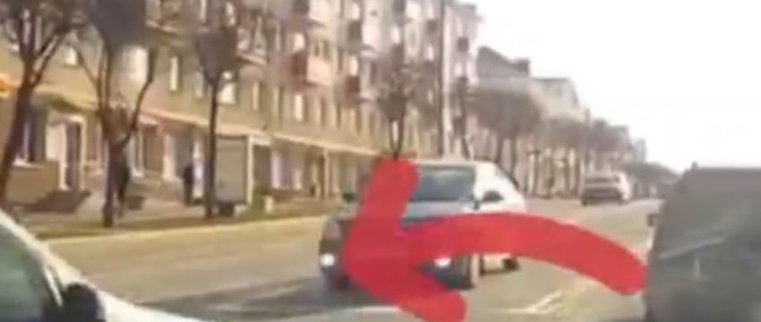 Очередной водитель поплатился за обгон лишением прав — видео