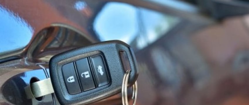 ГАИ теперь не регистрирует ввезённые в Беларусь авто, если на них не оформлен ЭПТС