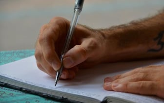 Неделя молчания: скандал с базой КГБ и молчание властей