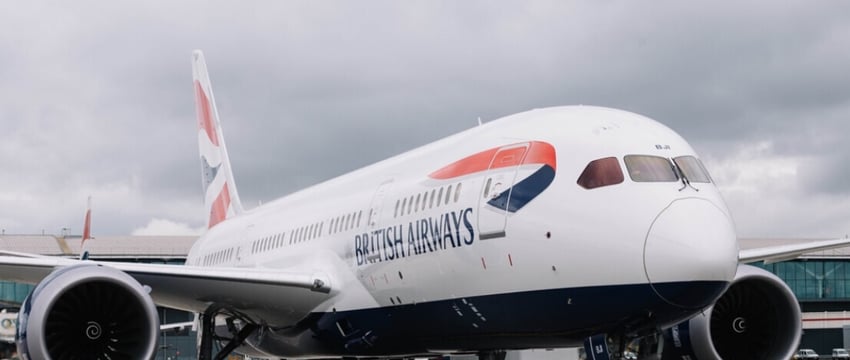 Мужчина подал в суд на British Airways на 52 миллиона рублей после того, как поскользнулся из-за алкоголя.
