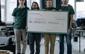 Как выглядят лучшие новогодние уличные композиции в Новополоцке?