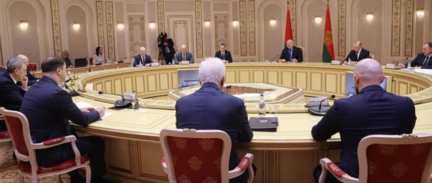 Лукашенко был на связи с Путиным в течение суток после теракта в «Крокусе»
