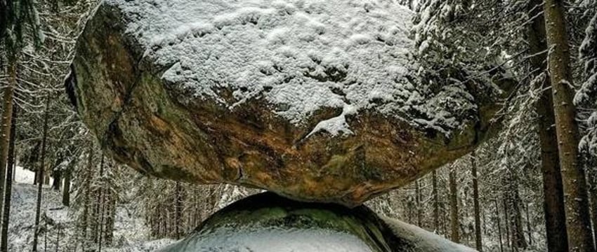 500-тонный балансирующий камень в Финляндии