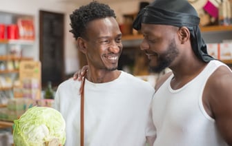 Сюрприз в придачу. Отличный подарок вручили юбилейному покупателю на торговой площадке «Лесной домик» в Полоцке