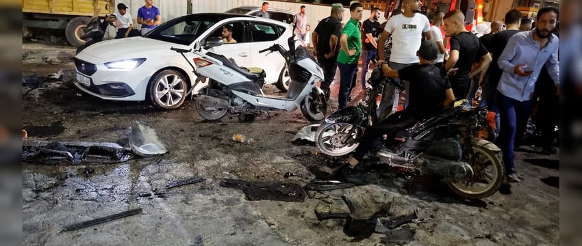 Два человека погибли в результате авиаудара на западном берегу, Израиль заявляет, что его целью была "террористическая ячейка".