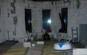 Тела мужчины и женщины нашли в строящемся доме под Логойском