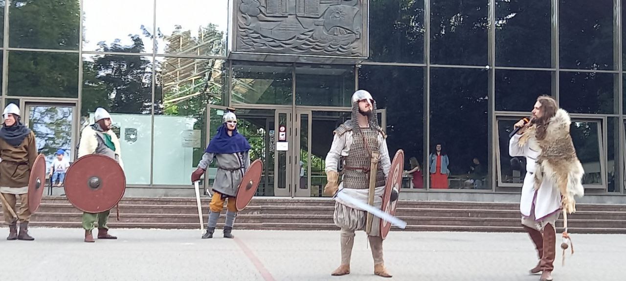 В Бресте устроили бои ММА по-средневековому