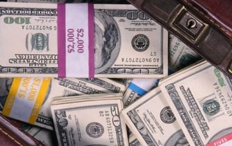 Брестчанин вез через границу деньги для покупки авто — лишился €109 000