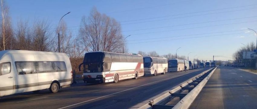 Ситуация у КПП «Брест» сложная: огромные очереди из легковушек и автобусов