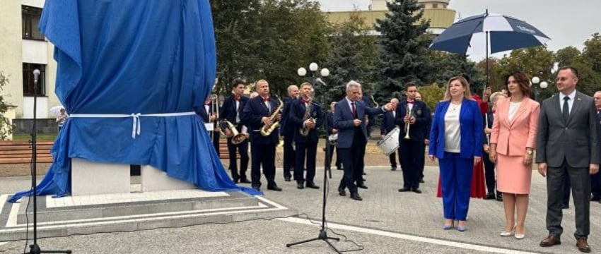 В Бресте открыли арт-объект «Брест театральный»