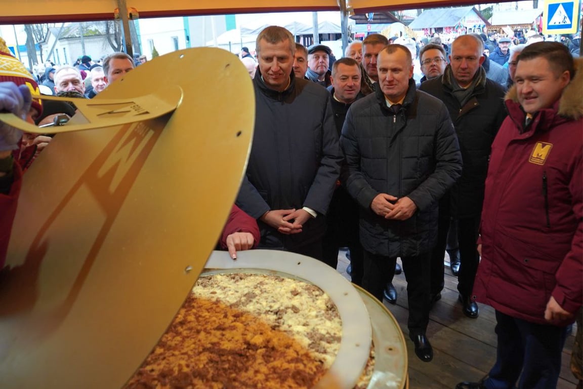 500 кг! В Беларуси изготовили и подарили самую большую банку тушенки