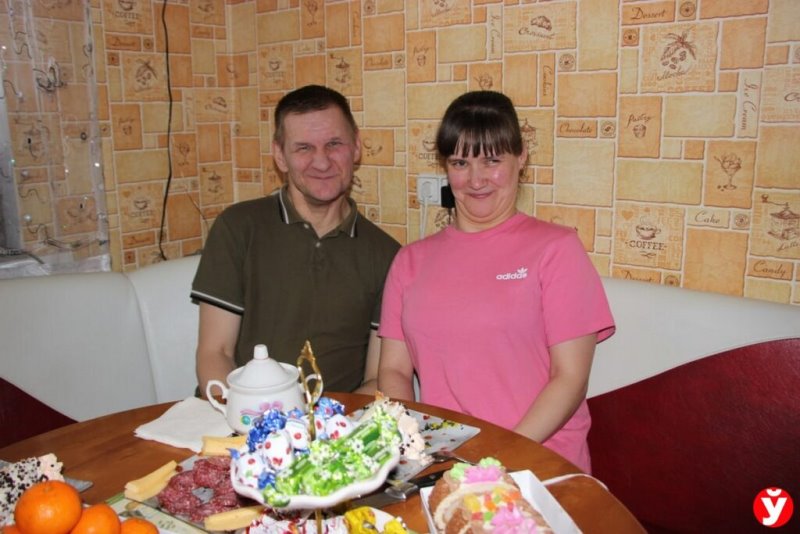 «О свадьбе никому не рассказали. Боялись, что не дадут быть вместе». История семьи с ДЦП