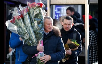 Что белорусы дарят женщинам на 8 Марта? Спросили мужчин, как они угадывают желания своих половинок — Мнение