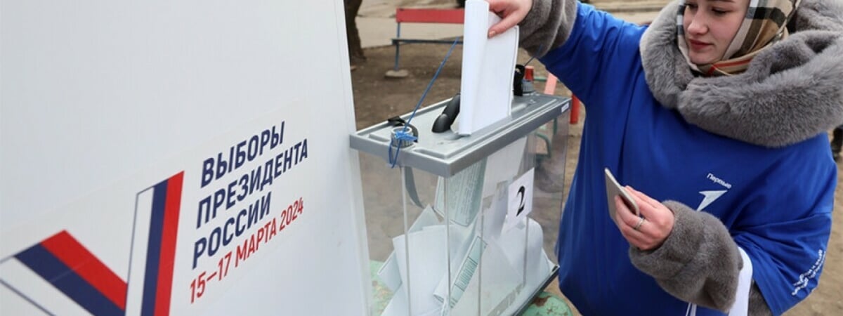 Поджоги на участках и явка «свыше 50%». Что известно о выборах президента России?