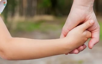 Может ли наниматель ставить ночные рабочие смены женщине, воспитывающей четырехлетнего ребенка?