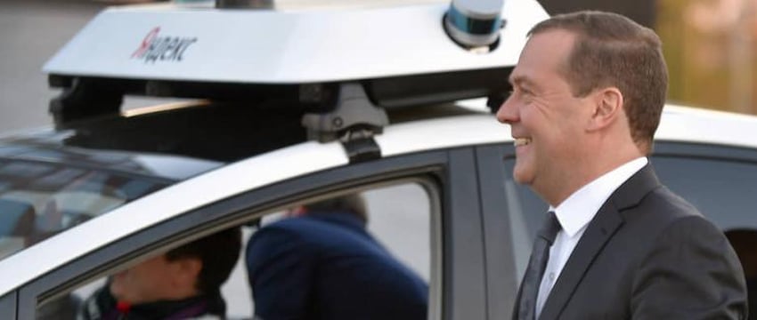 Медведев обвинил ИИ от Яндекса
