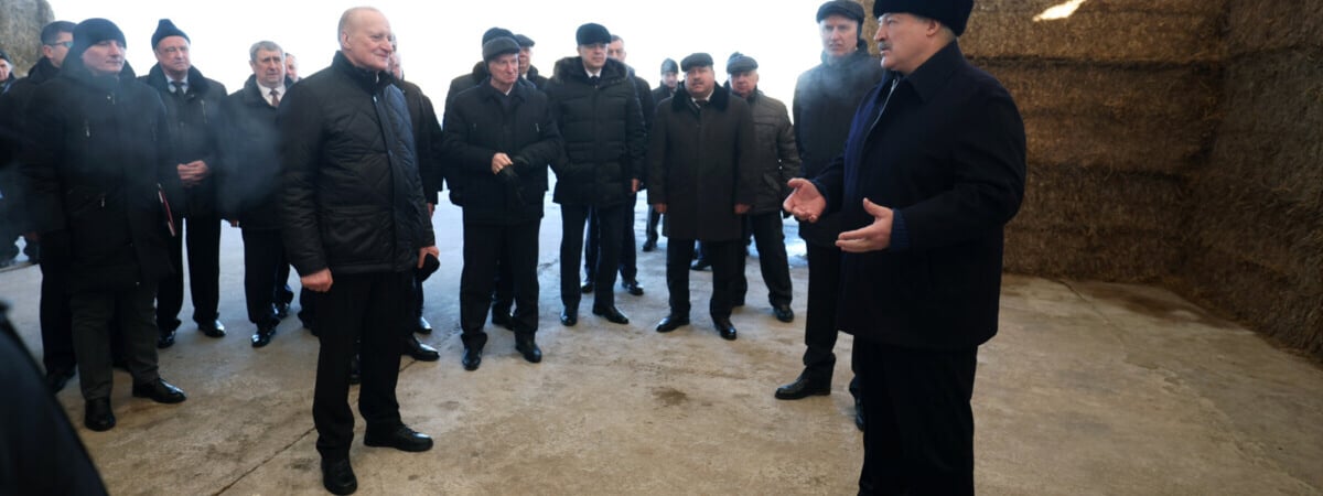 «Меняется обстановка» — Лукашенко приказал чиновникам «встряхнуть страну»