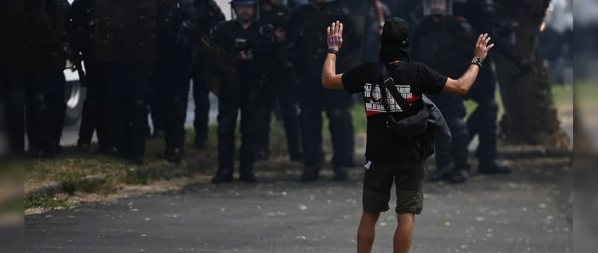 На футбольном матче между Израилем и Мали задействовано 1000 полицейских.