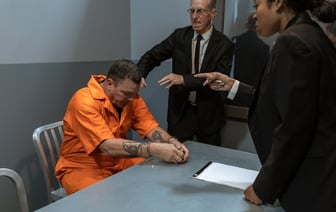 Бывших сотрудников госбезопасности ЧССР обвиняют в преследовании в 1980-е студента Карлова университета