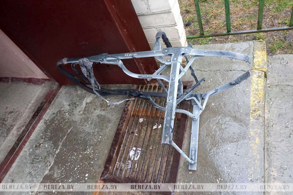 В Белоозерске в многоквартирном доме сгорела детская коляска