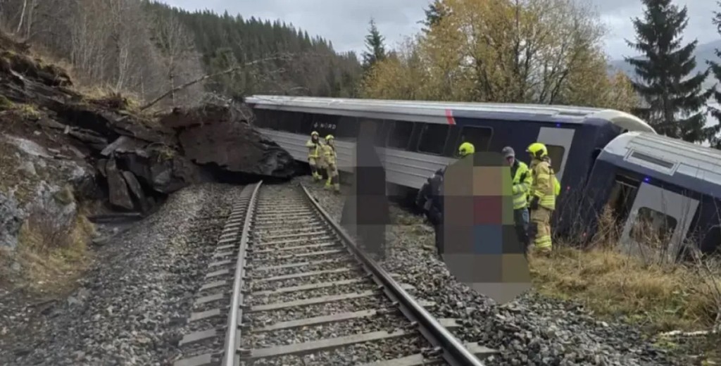 Пассажирский поезд сошел с рельсов в Норвегии