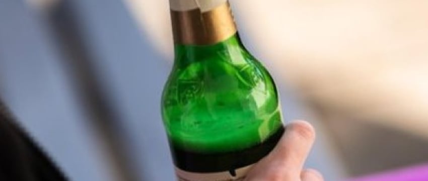 Продажа алкоголя несовершеннолетним: ответственность и вопросы