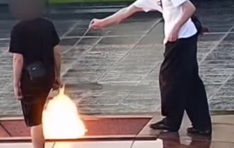 Подростки бросали мусор в Вечный огонь в Беларуси: возбуждено уголовное дело