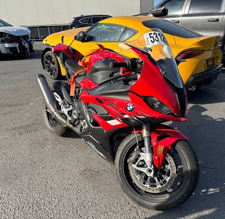 Брестчанин заказал BMW S1000 RR из США и сделал его звездой Instagram