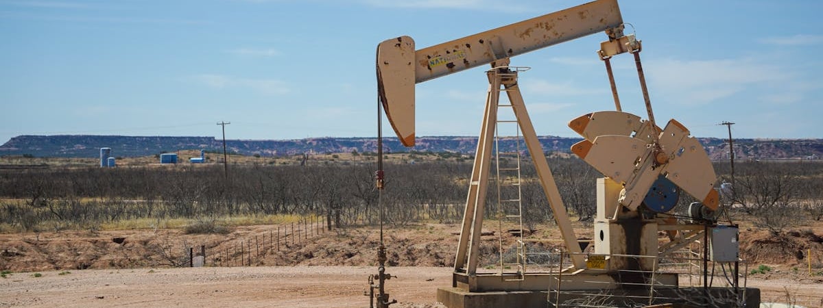 Нефть дорожает на опасениях относительно эскалации войны на Ближнем Востоке