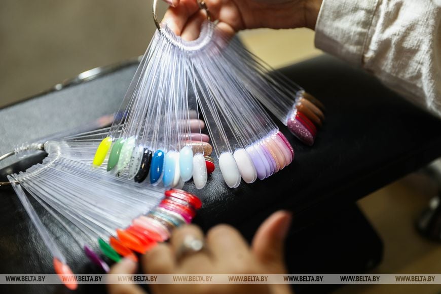 Жительница Бреста в декрете нашла хобби, а субсидия помогла превратить его в бизнес