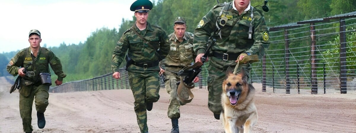 «Ну а как иначе?» — Медведев пригрозил создать буферную зону зону до Польши, чтобы «к нам ничего не прилетало»