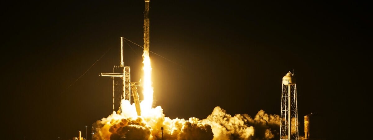 SpaceX успешно запустила к Луне бур, разработанный в NASA для изучения недр — Видео