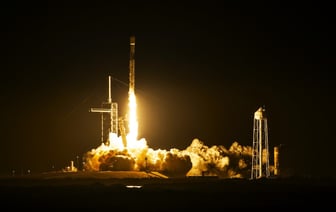 SpaceX успешно запустила к Луне бур, разработанный в NASA для изучения недр — Видео