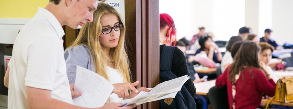 Сдвинули сроки ЦТ и ввели минимальный балл для целевиков. Лукашенко одобрил новые правила поступления в вузы и ссузы — Официально