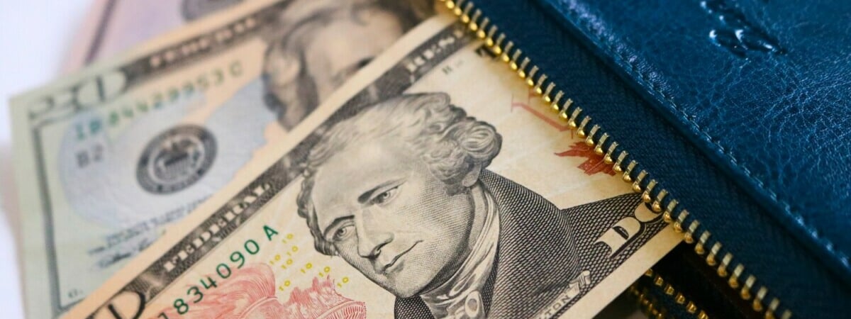 Доллар опять опустился ниже 3,2 рубля в Беларуси, евро скинул 3 копейки. Что с российским рублем?