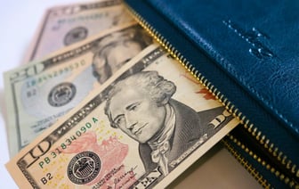 Доллар опять опустился ниже 3,2 рубля в Беларуси, евро скинул 3 копейки. Что с российским рублем?