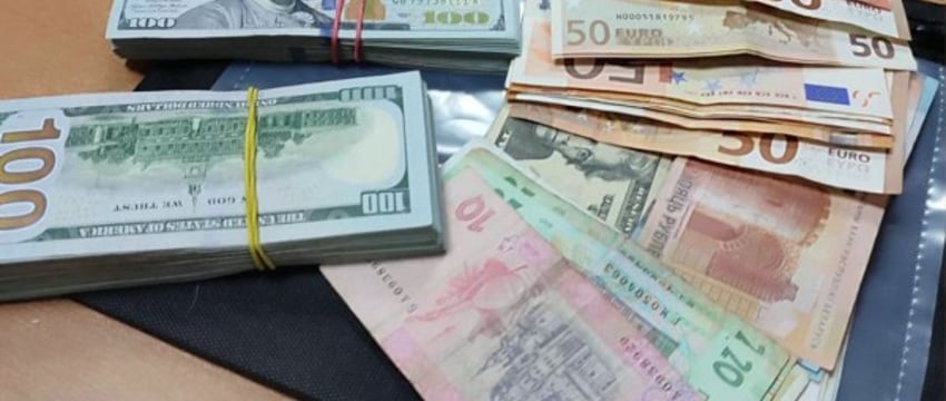 Мужчина пытался вывезти из Беларуси более $55 тысяч. Каким способом?