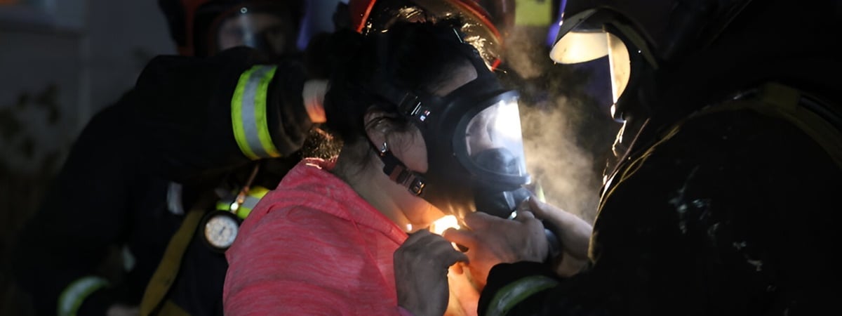 На пожаре в общежитии в Минске эвакуировали 70 человек — Видео