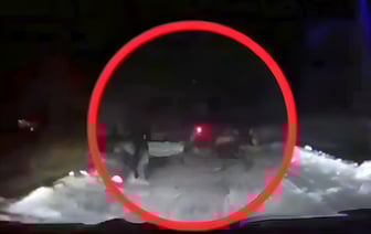 В Витебской области ГАИ заметила сани и тюбинг на буксире у мотоцикла — Видео