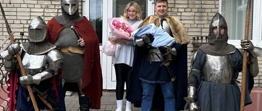 Необычная выписка из роддома в Барановичах —  вирусное видео покорило TikTok