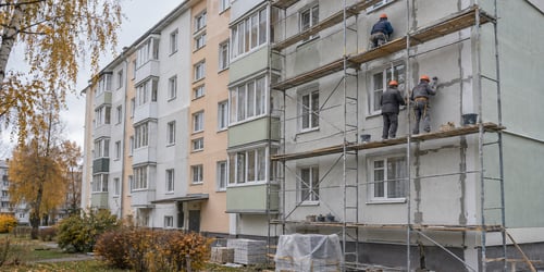 В Волковыске и Красносельском продолжается капитальный ремонт домов