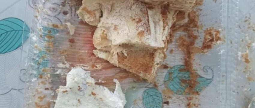 Белоруска подавилась куском «Наполеона». Выиграла у магазина компенсацию