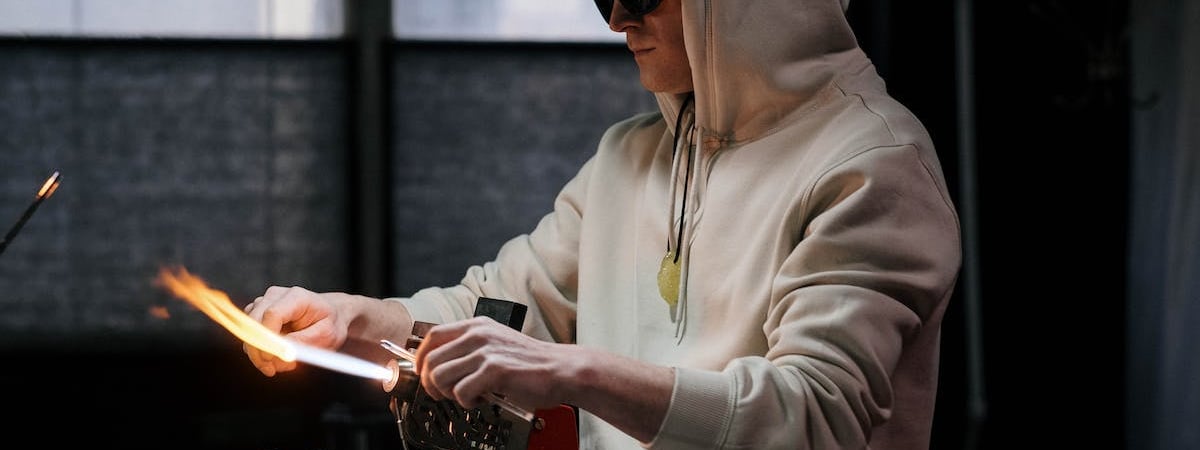 Силовики задержали пятерых работников стеклозавода «Неман» в Березовке