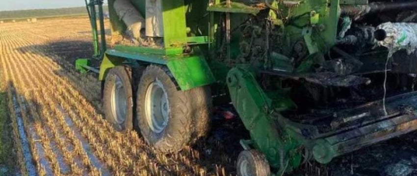 Пресс-подборщик загорелся в Пружанском районе