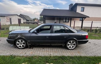 В Мостах из-за замыкания электропроводки горел легковой автомобиль