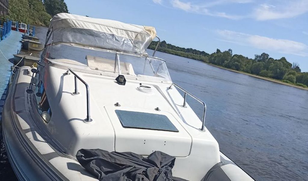 В Столинском районе мужчина получил серьезные травмы, катаясь на круге за катером